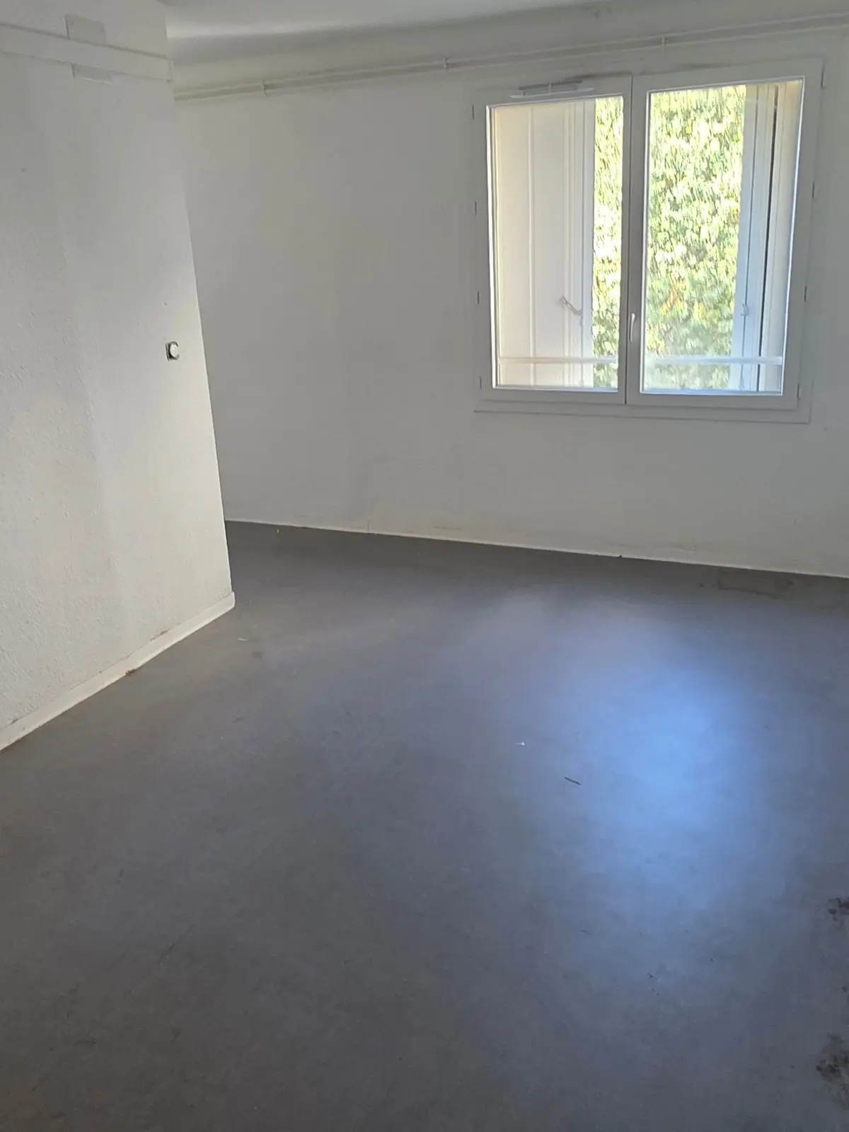 Pièce vide après débarras
